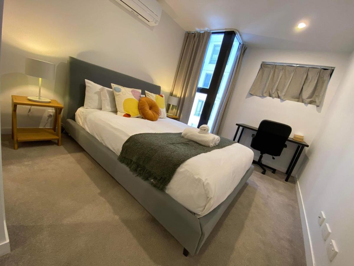 2 Bed 2 Bath Luxury Apartment In Braddon Canberra - Free Heated Pool, Gym, Parking Buitenkant foto
